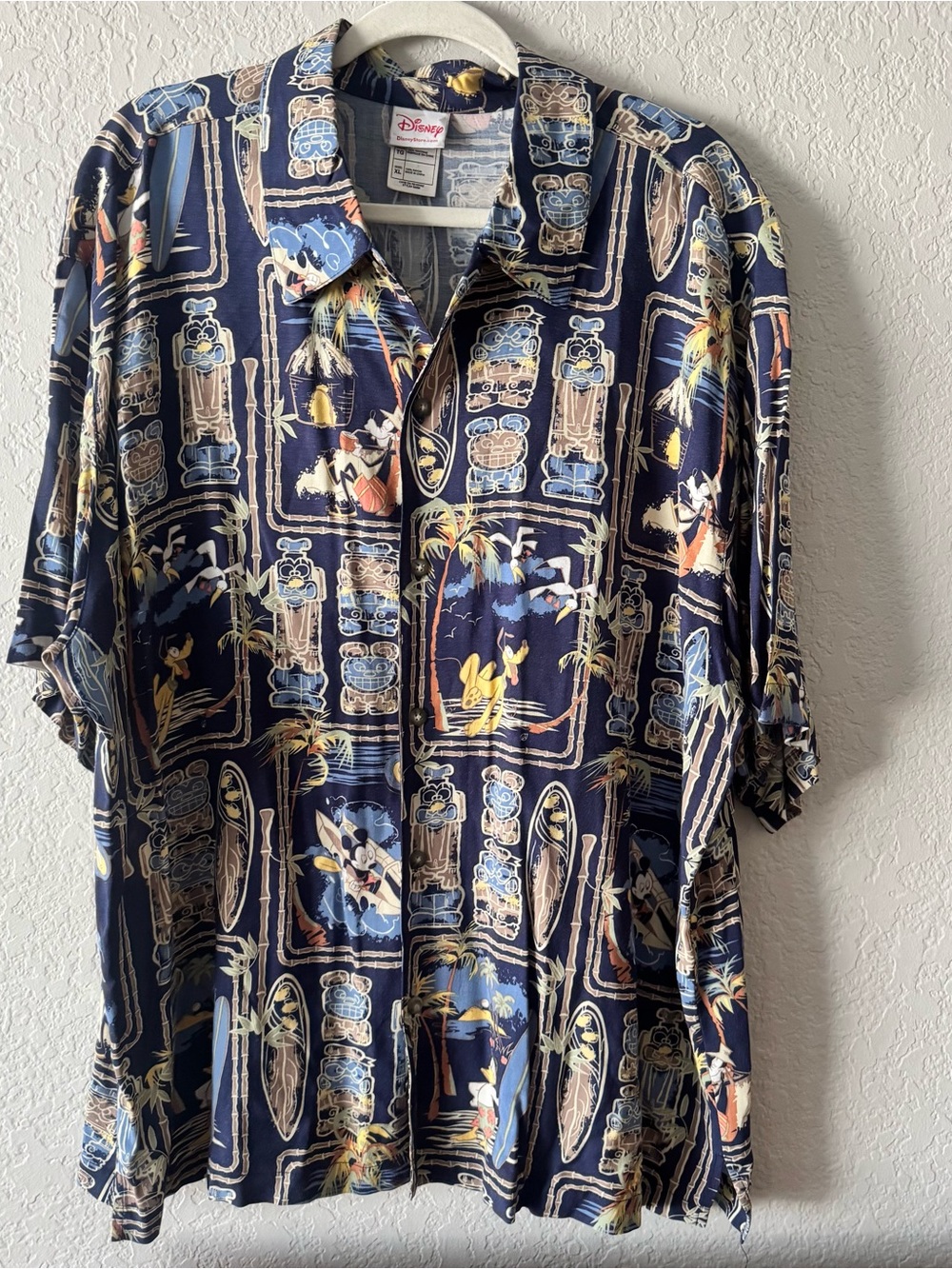 Men’s Disney Hawaiian button up shirt, Tiki Mickey, Donald Duck, Goofy, Pluto XL